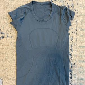 Lululemon Swiftly Short Sleeve blue size 8